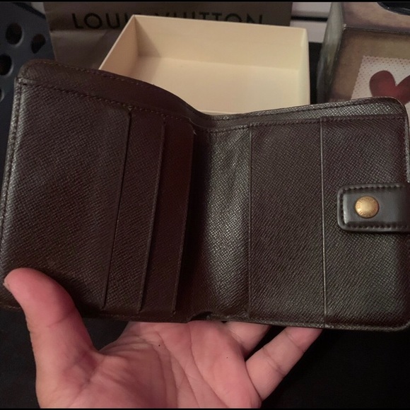 😍😍😍😍Louise Ebene Vuitton folded wallet - Picture 3 of 6